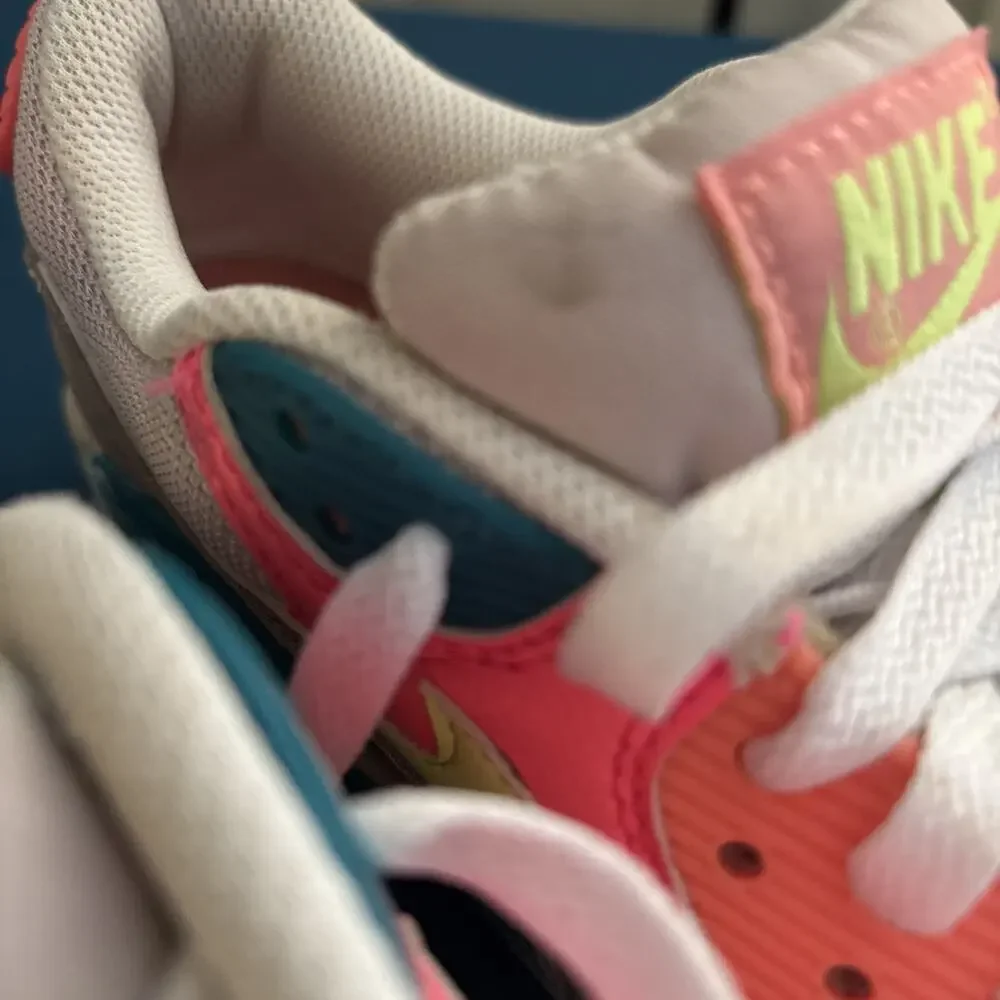 Nike Air Max 90 Highlight Volt Pink,Women's Low Top Lace Up Mesh DC1865-600, 7.5
